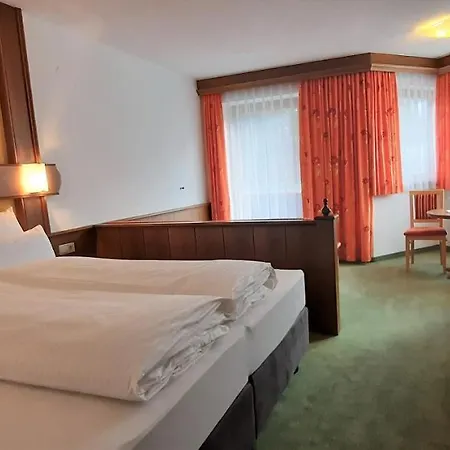 Garni Belvedere Ξενοδοχείο 3*